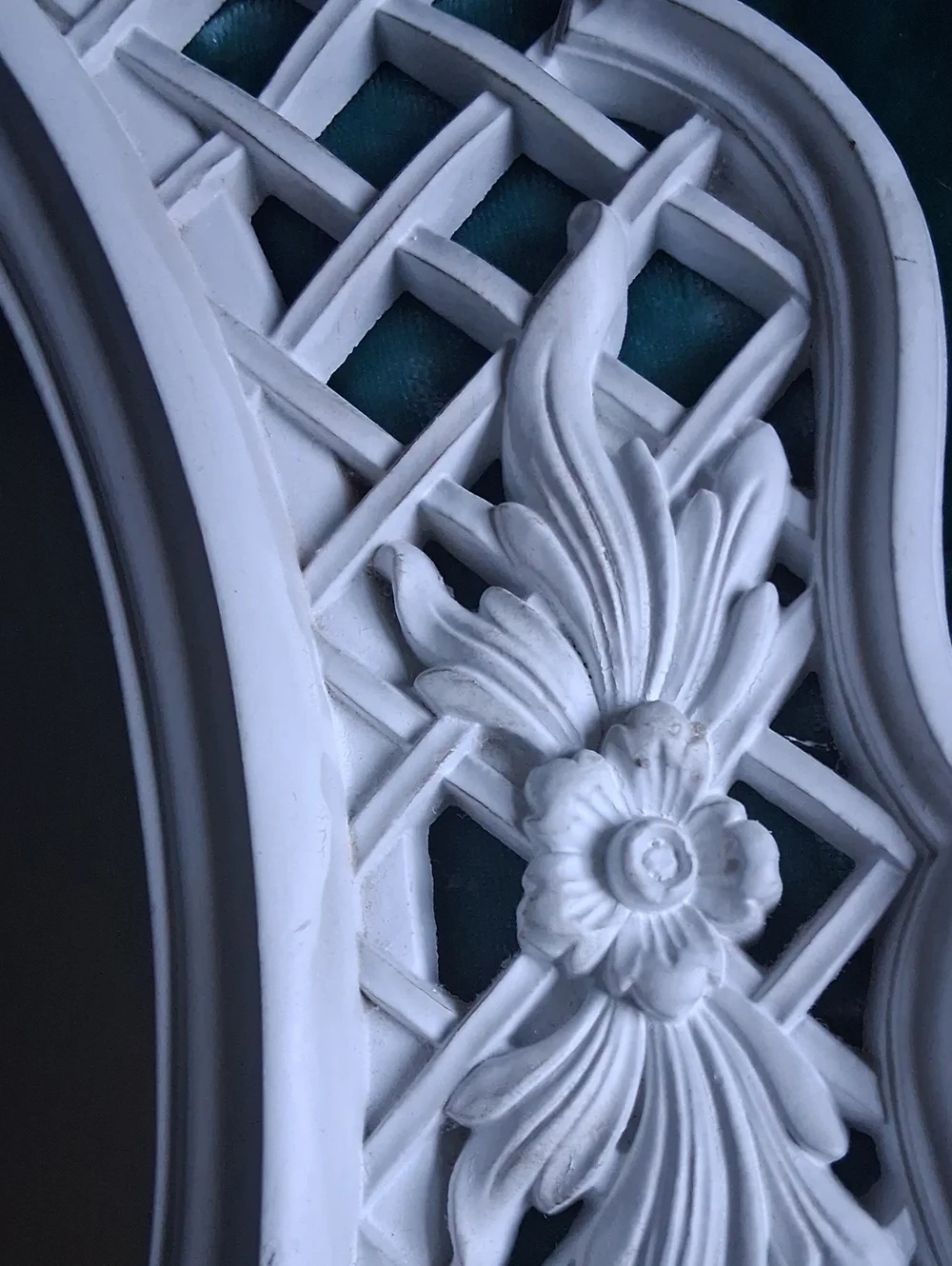 Ornate Oval Wall Mirror in White, 15